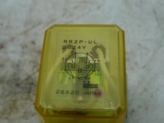 IDEC RR2P-UL RELAY 24VDC WITH SR2P-06 SOCKET BASE LOT OF 5