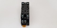 OMRON PYFZ-08-E RELAY SOCKET, 10A, 250VAC, 2 POLES, DIN RAIL MOUNT, NNB
