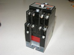 Cutler Hammer 600V Type M Relay D26MR44A , D23MB , D23MD (zz10)