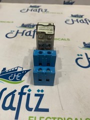 FINDER 56.32.8.120.0000 RELAY 12A 120V 8 PIN WITH FINDER 96.72 SOCKET BASE SET