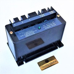 ALLEN BRADLEY 813S-V0A SER B LINE VOLTAGE MONITOR RELAY 240VAC / 3PH