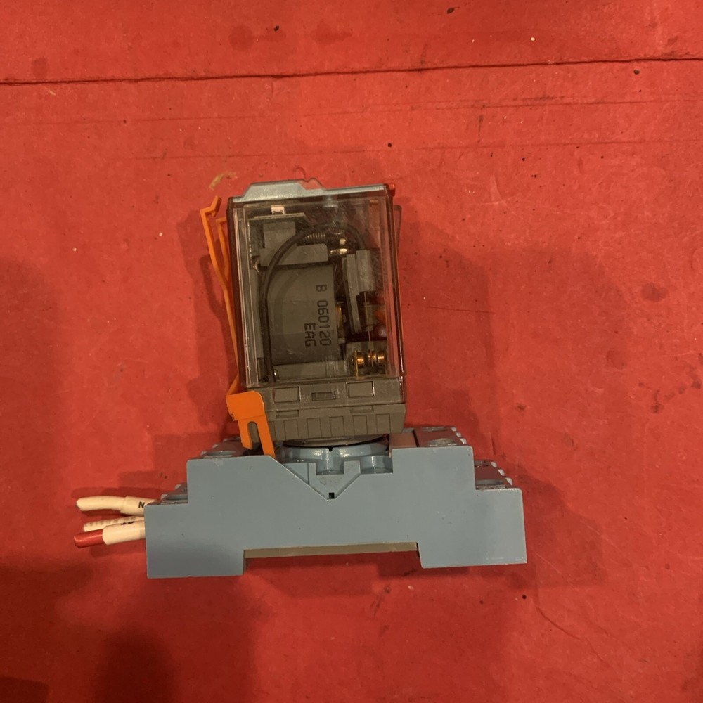 Turck Releco C2-A20X Time Delay Relay, W/socket 120VAC