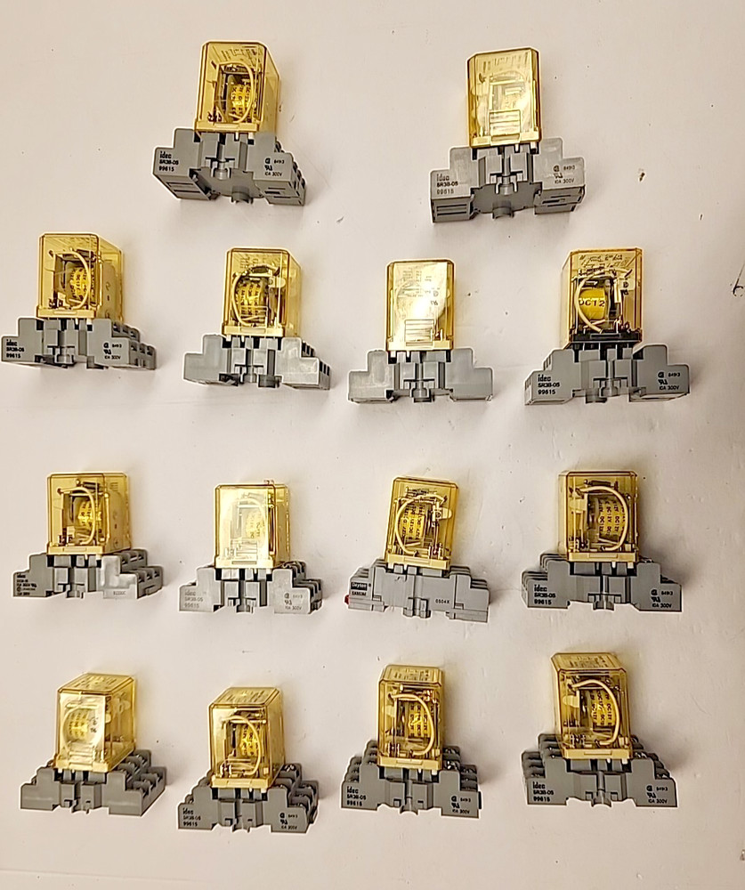 IDEC RR2BA-U Relay SR3B-05 Relay Socket 12V (Lot of 14)