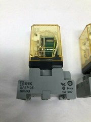 4-IDEC RR3PA-UL General Purpose Relays DC24 + IDEC SR3P-05 Socket Relays