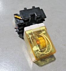 IDEC RR3PA-UL Relay AC120V W OT11-PC Base *NEW*