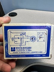 STEVECO RBM 90-4 POTENTIAL RELAY TYPE 128000. NEW FREE SHIPPING.