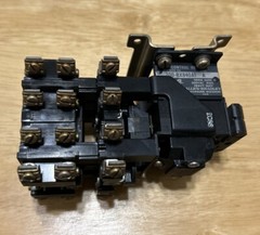 ALLEN BRADLEY 700-BX840A1 AC CONTROL RELAY 8NO 4NC 120V COIL SER A 700BX840A1