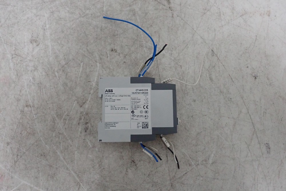 ABB CT-AHS.22S 1SVR730110R3300 Time Relay
