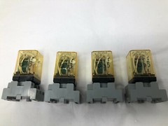 4-IDEC RR3PA-UL General Purpose Relays DC24 + IDEC SR3P-05 Socket Relays