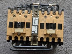 Allen Bradley 104-A09ND3 / 100-A09ND3 ser. B – USED – FREE SHIP