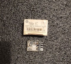 Allen-Bradley 700-HF32Z12 Series B Relay **Brand New**