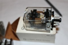 8 VARIOUS EAGLE SIGNAL RELAYS 12VDC 22Q2CD012 SOME NIB, + 11 BASES 8 pin LOOK