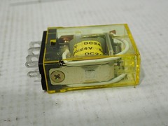 IDEC RH1B-U DC 24V RELAY 10A Box of 10