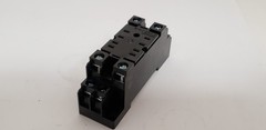OMRON PYFZ-08-E RELAY SOCKET, 10A, 250VAC, 2 POLES, DIN RAIL MOUNT, NNB