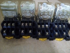 Allen-Bradley 700-HF33A1-4 Relay Ser. B w/ 700-HN138 Socket Ser. A Lot of 12