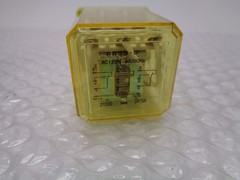 IDEC RR3B-U RELAY 120V NSNP