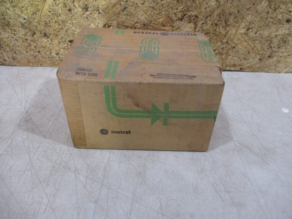 *NEW* GENERAL ELECTRIC CR120A33002 JP INDUSTRIAL RELAY 300V