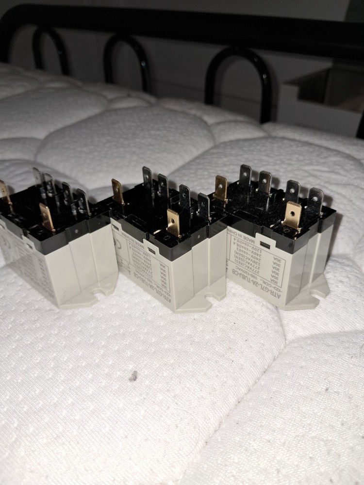 Switching relay 120V, 30A