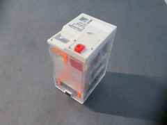 (5YR16) 120 Volt AC 50/60 Hz 15 Amp DPDT Push to Test LED Relay