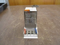 Allen-Bradley Relay 700-HA32A1-3-4 120V Coil w/ Base Used