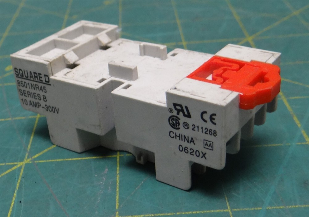 Schneider Electric Square D Relay Socket 8501NR45 Series B Missing 5 Screws