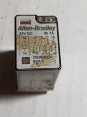 ALLEN-BRADLEY RELAY 24VDC CONTROL 24VDC 120V 240V AC C300 B300 700-HC24Z24V D