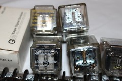 8 VARIOUS EAGLE SIGNAL RELAYS 12VDC 22Q2CD012 SOME NIB, + 11 BASES 8 pin LOOK