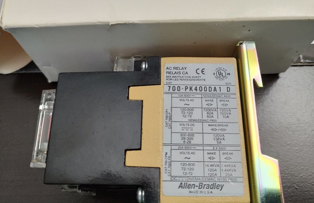 New Allen Bradley 700-PK400DA1 Ser. D Control Relay 115/120VAC