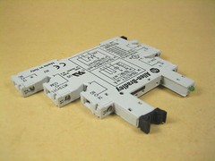 Allen Bradley – 700-HLT1Z – Terminal Block Base Ser. A