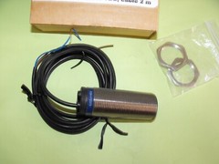 Schneider Electric Telemecanique XSAV12373. Inductivo Sensor.speed sensor.NEW
