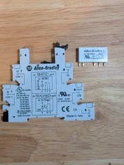 700-TBR24 Allen Bradley Relay w/ AB 700-HLT1Z Ser A Relay 700 TBR24 24VDC