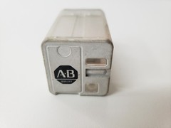Allen-Bradley 700-HB33Z24 Ser. A Relay 24vdc