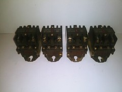 (Lot of 4) USED Allen Bradley Control Relay 700-N200A1 Ser B  (350)