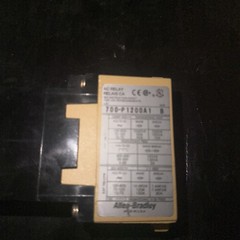 ALLEN BRADLEY 700-P1200A1 SER. B 110/115-120V 60A (BK/YL) NSMP