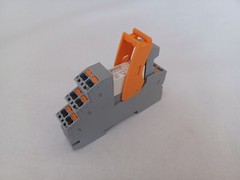 Phoenix Contact Socket Element + RIF-1-BPT/2×21 / 2900931 Relay + 2961192