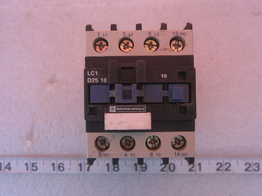 Telemecanique LC1 D2510 3P 40A 750V 480V Coil Relay, New