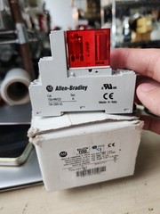 New No Box Allen Bradley 700-HPS2Z24 + 700-HN123 | Relay