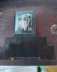 OMRON MY2J 220-240VAC Cube Relay w/ Socket