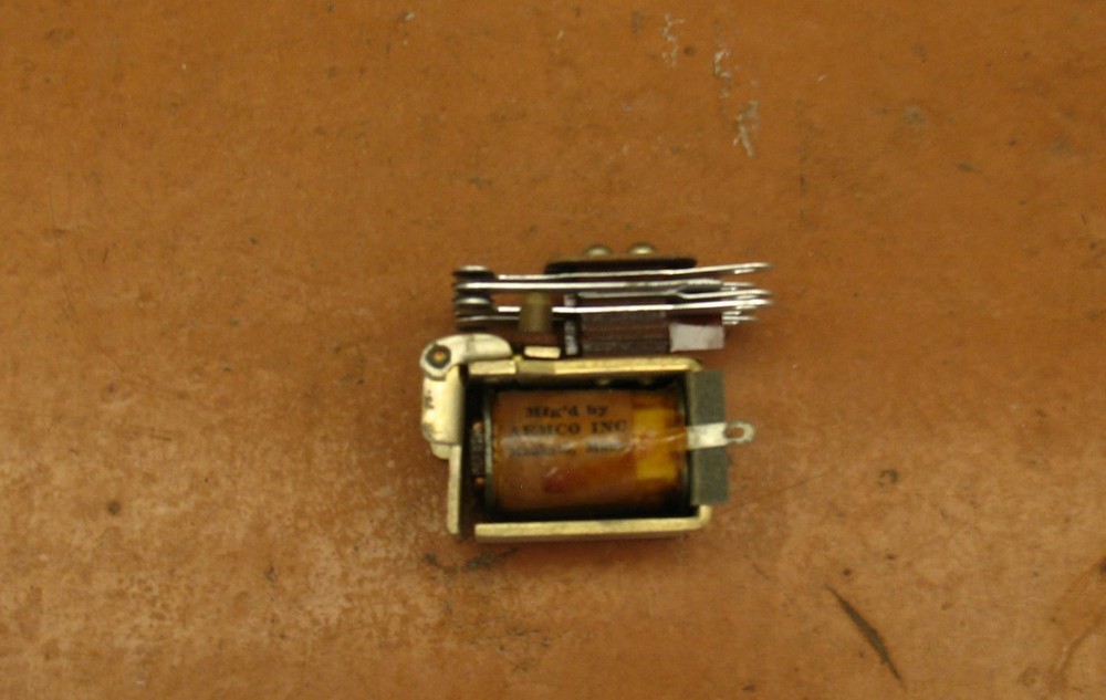 H14 – VINTAGE AEMCO RS3-2478 115V AC 320 OHMS CONTACTOR OR RELAY