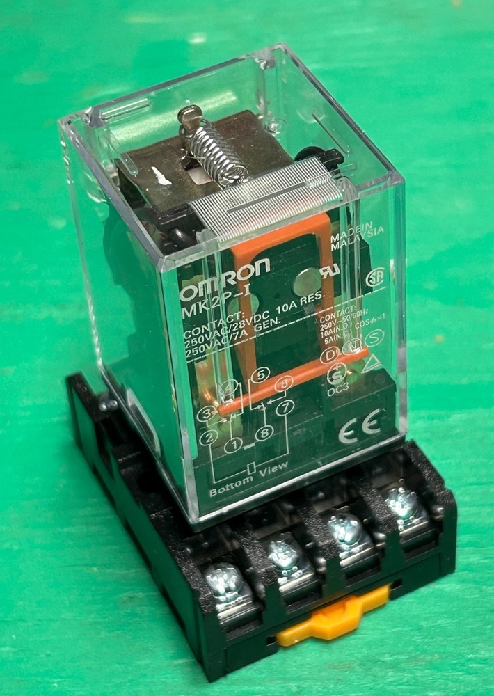 NEW Omron MK2P-I Relay MK2P with 8-pin socket base, 24 V AC Coil, DPDT