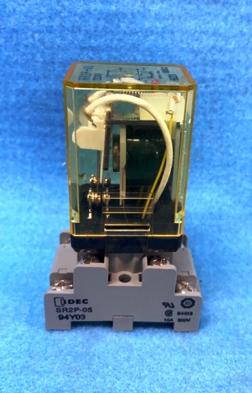 IDEC RELAY, RR2P-UL, DC24V, WITH IDEC BASE SR2P-05