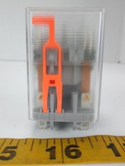 Square D Plug in GP Relay 8501KU12V24 SER-E 240V 50/60Hz 05923 T