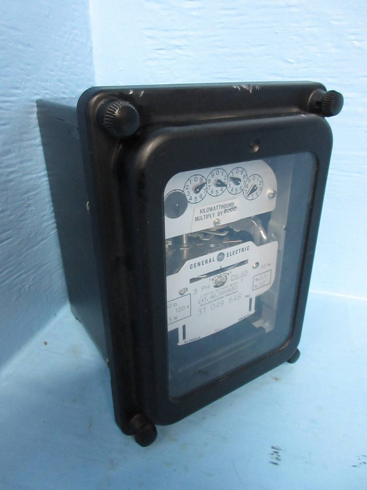 General Electric 700X563G1 2 Stator Watthour Meter Type DS-63/1 120V 3W GE