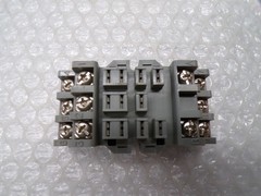 IDEC SR3B-05 RELAY BASE (AS PICTURED) NSNP