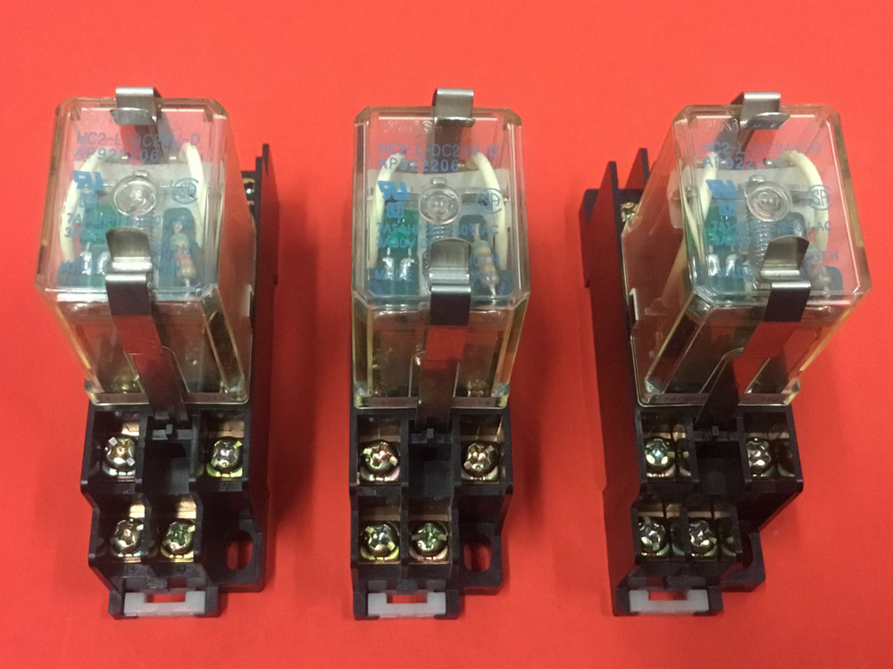 NAIS – P/N: HC2-L – DC24V – Relay with Base – LOT OF (3)