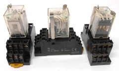 OMRON, RELAY, TYPE MY4N, 24 VDC, SOCKET 30Z8W2 5 AMPS, 250 VAC MAX, LOT OF 3