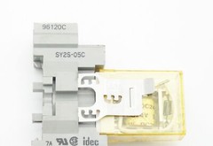 2x Idec SY2S-05C 7A 300V Relay Socket + 25810 DC24V Plug In Relay Relay -used-