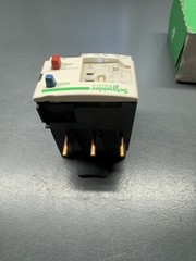 NEW Schneider Electric TeSys LRD22 034684 Overload Relay