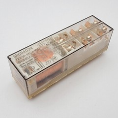 SR6B4024 V23050-A1024-A542 TE Safety Relay 8A 250VAC 24VDC 14Pins
