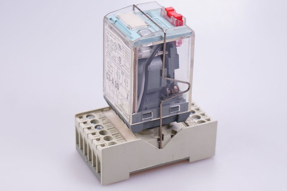 Releco C3-A30 Universal Relay, Industrial Standard Relay + Socket Turck CS-11